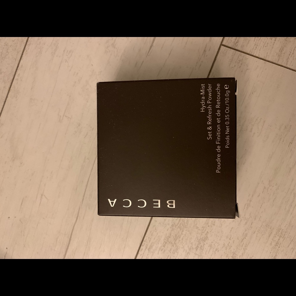Becca Cosmetics hydra-mist set and refresh powder